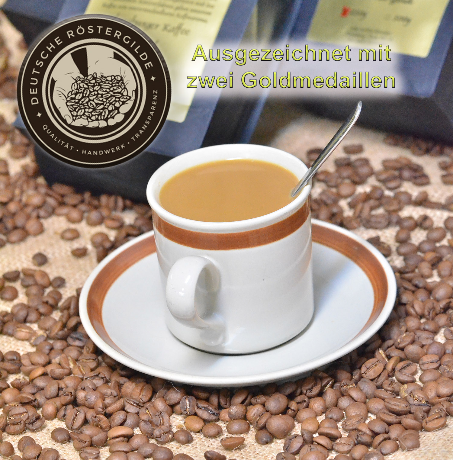 Tasse Kaffee mit Bohnen und DRG-Logo Goldmedaille